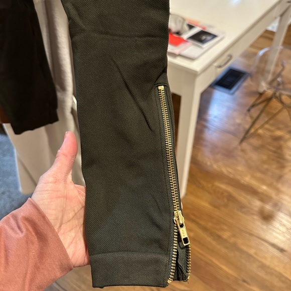 Spanx leggings with side zipper - Picture 4 of 4